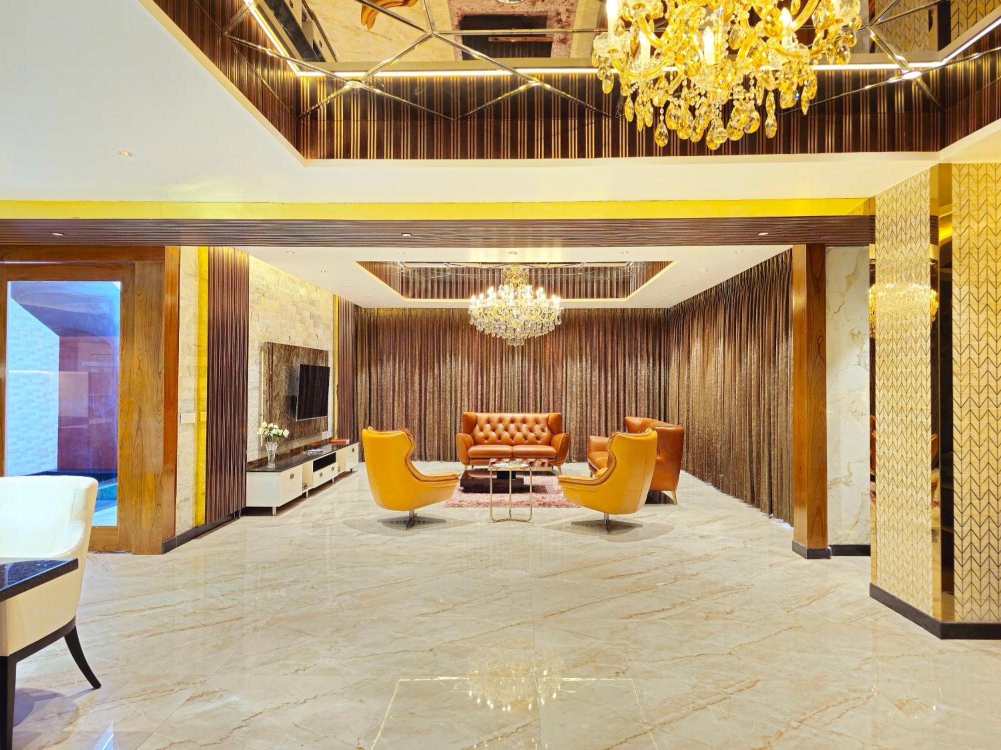 Апартаменты The Pentouz On 100 Feet Road Indiranagar - An Urban Luxury Retreat Бангалор Экстерьер фото