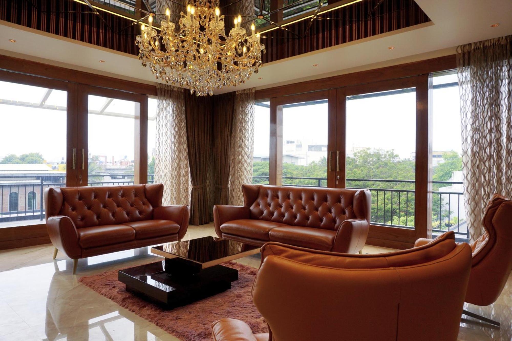 Апартаменты The Pentouz On 100 Feet Road Indiranagar - An Urban Luxury Retreat Бангалор Экстерьер фото