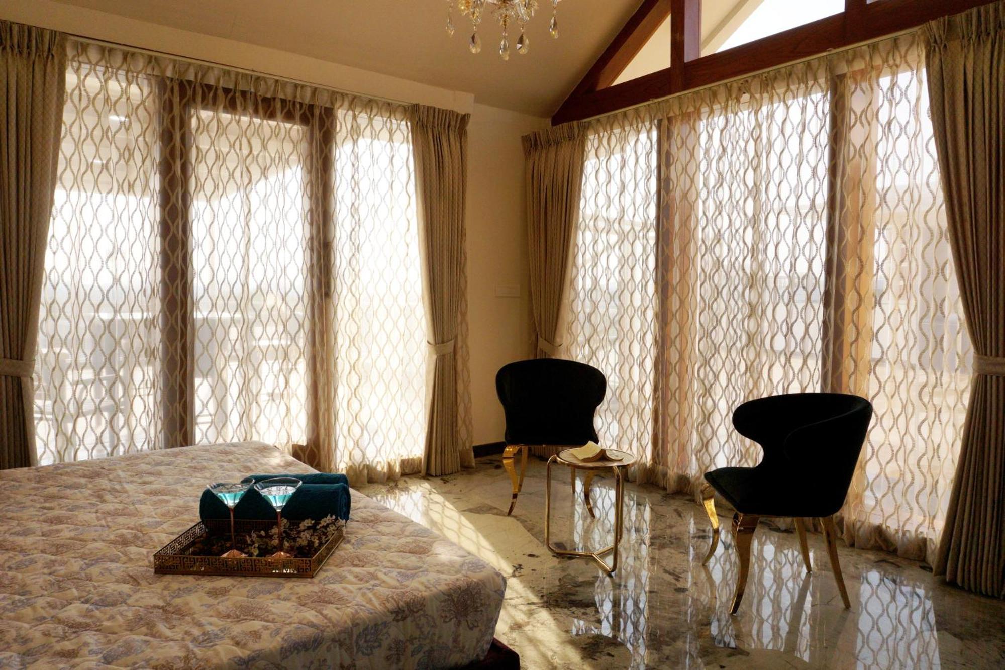 Апартаменты The Pentouz On 100 Feet Road Indiranagar - An Urban Luxury Retreat Бангалор Экстерьер фото